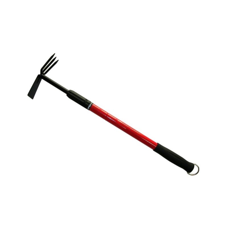 Garden hoe/cultivator with telescopic handle